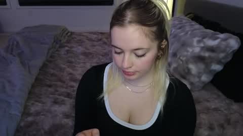 margot_robbie7 online show from February 5, 1:19 am