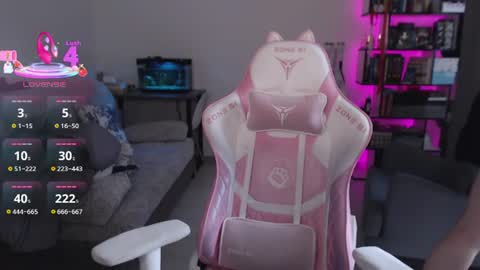 mari moore online show from June 10, 9:41 am