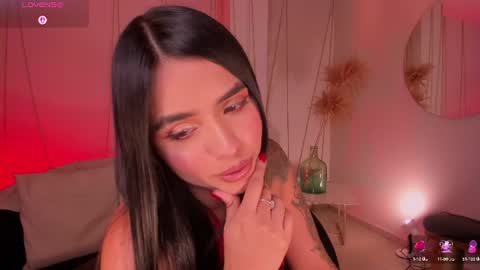 MARIA HERRERA  online show from August 6, 10:17 pm