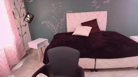 M A R I A N A online show from February 20, 7:30 pm