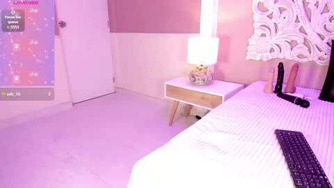 Marian Reynolds online show from January 14, 12:10 pm