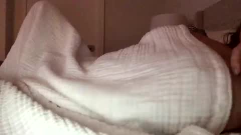 mariana199410 online show from December 2, 5:31 am