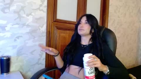 Mariana online show from December 1, 1:03 pm