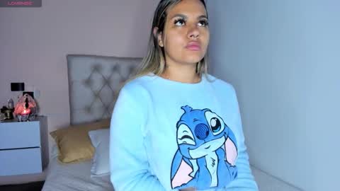 Mariana Roe online show from November 14, 8:03 am