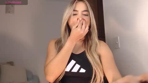 Mariana online show from January 11, 2:05 am