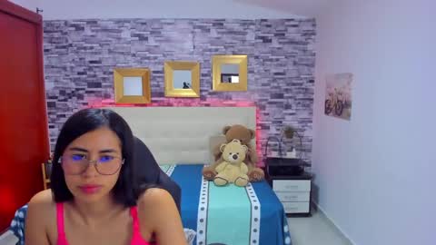 Mariana online show from February 7, 7:49 pm