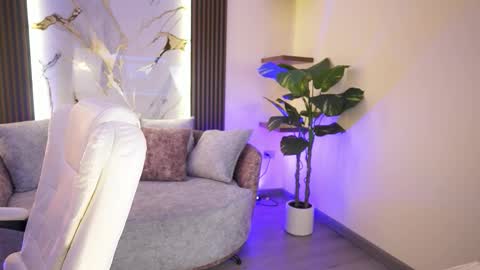 Marian Cole online show from March 10, 7:29 pm