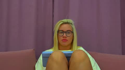 Maria online show from May 3, 6:33 pm