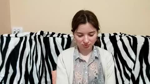 MariaNogle online show from March 18, 3:50 pm