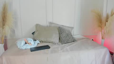 Maria Pettit online show from July 3, 3:23 am
