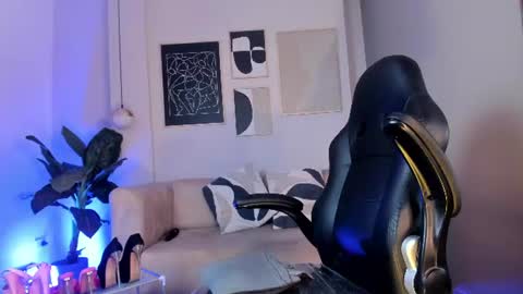 marie_bass online show from July 28, 3:21 pm