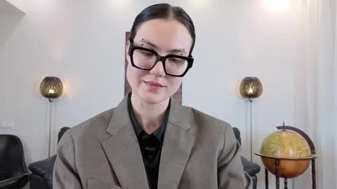 Marie Fitch online show from May 2, 3:54 am