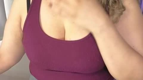 marie_hss online show from July 27, 2:25 pm