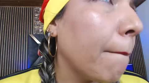 marie_hss online show from June 17, 9:05 pm