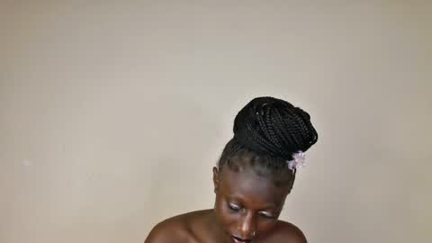 marielazia online show from June 15, 9:04 pm