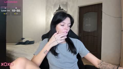 Snapshot of mariella__adams chatting on December 18, 3:55 pm Maria online show from December 18, 3:55 pm