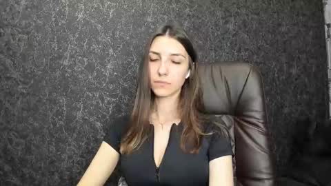 marielleanker online show from September 16, 8:55 am