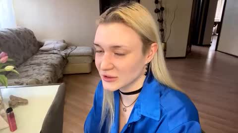 Hey Im Ash  I think together we can hit first 10 thumbs up online show from March 18, 12:10 pm