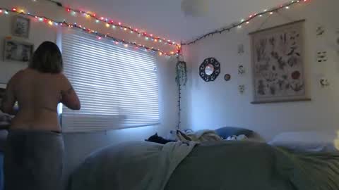 marigoldrue online show from January 27, 11:43 pm