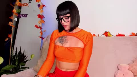 Amelie online show from October 31, 4:25 am