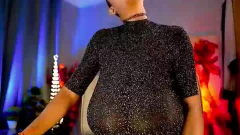 Nikita - Scroll down and read my bio please. New Pictures in Bio online show from September 20, 7:28 am