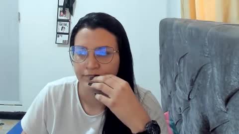 Snapshot of marilyn_garcia chatting on January 8, 7:45 pm MARILYN SEXY online show from January 8, 7:45 pm