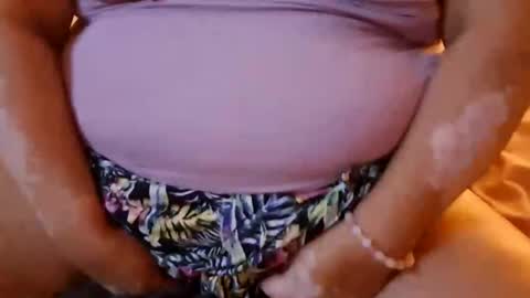 Snapshot of mariposalaluna chatting on October 12, 1:41 am mariposalaluna online show from October 12, 1:41 am