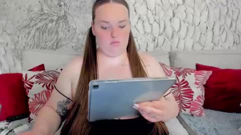 Snapshot of marry_girl chatting on February 16, 5:48 pm Mary online show from February 16, 5:48 pm