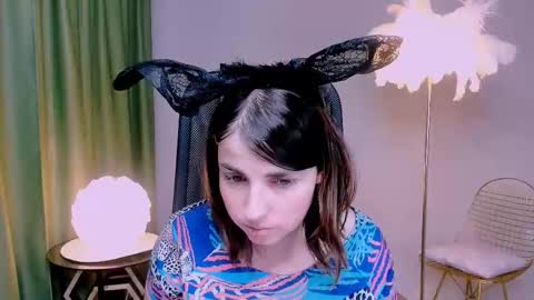 martaedams online show from November 28, 6:27 am