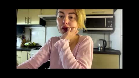 Marta online show from April 29, 9:09 pm