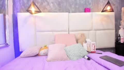 Martina  online show from June 12, 2:25 pm