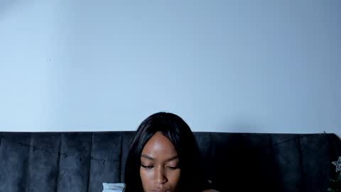 Snapshot of martina_jackson_ chatting on December 31, 11:53 am Laura online show from December 31, 11:53 am