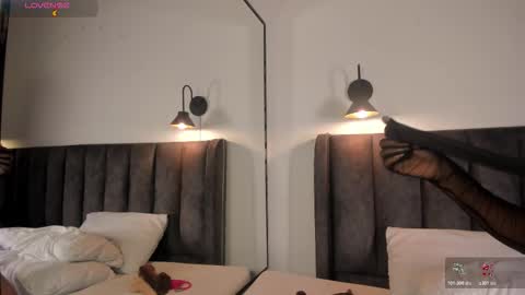 Laura online show from February 20, 9:15 pm