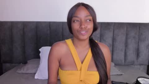 Snapshot of martina_jackson_ chatting on February 27, 7:47 pm Laura online show from February 27, 7:47 pm