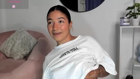 Snapshot of martina_monst chatting on December 22, 12:50 am martina Monst online show from December 22, 12:50 am