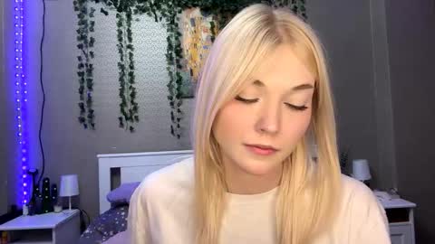 Lisa online show from January 9, 5:28 pm