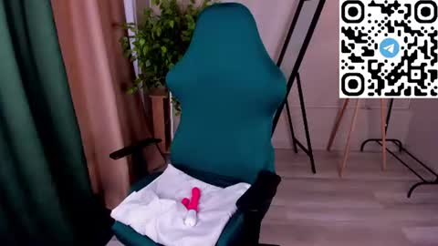 mary__bailey online show from June 25, 1:05 am