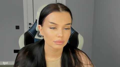 mary_jain13 online show from October 15, 9:34 am