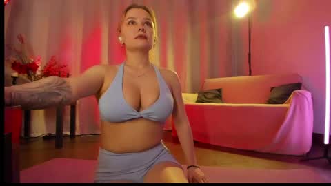 Julia online show from June 5, 8:48 pm