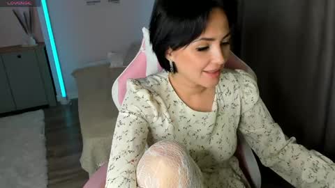 Mary online show from April 29, 2:37 am