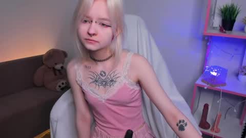 Mary online show from May 2, 12:58 am