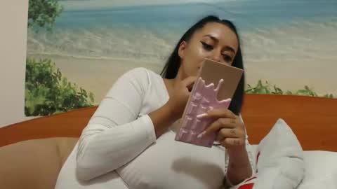 Snapshot of maryem199115 chatting on October 4, 2:22 pm maryem online show from October 4, 2:22 pm