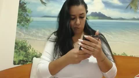 Snapshot of maryem199115 chatting on October 7, 11:25 am maryem online show from October 7, 11:25 am