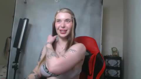 maryh0tlove online show from May 3, 2:53 pm