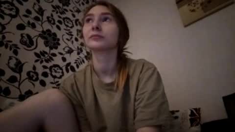 Hi My name is Elina Im 18 years old. online show from October 13, 6:16 am
