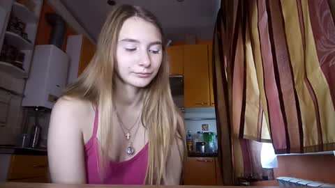 Hi My name is Elina Im 18 years old. online show from October 12, 5:21 am