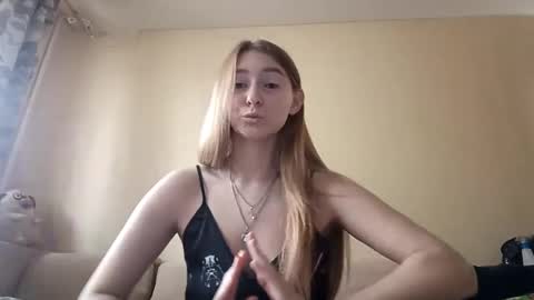 Hi My name is Elina Im 18 years old. online show from October 10, 6:51 am