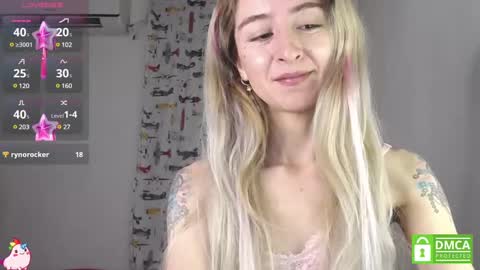 Snapshot of marylyrose chatting on March 7, 12:37 am maryly rose online show from March 7, 12:37 am