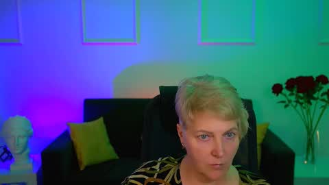 Snapshot of marymogan chatting on October 6, 8:09 am marymogan online show from October 6, 8:09 am