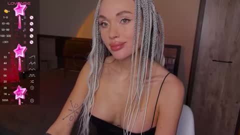 Mary online show from December 18, 10:31 am